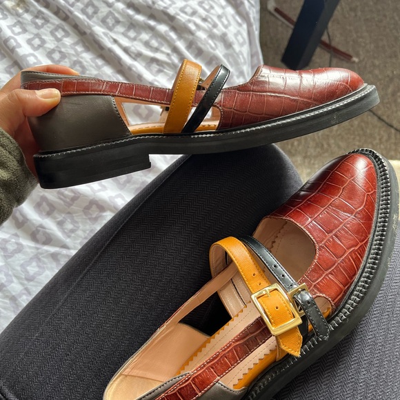 inch2 loafers beautiful womens size 8 bought a size to large for myself. Italian - Picture 4 of 7